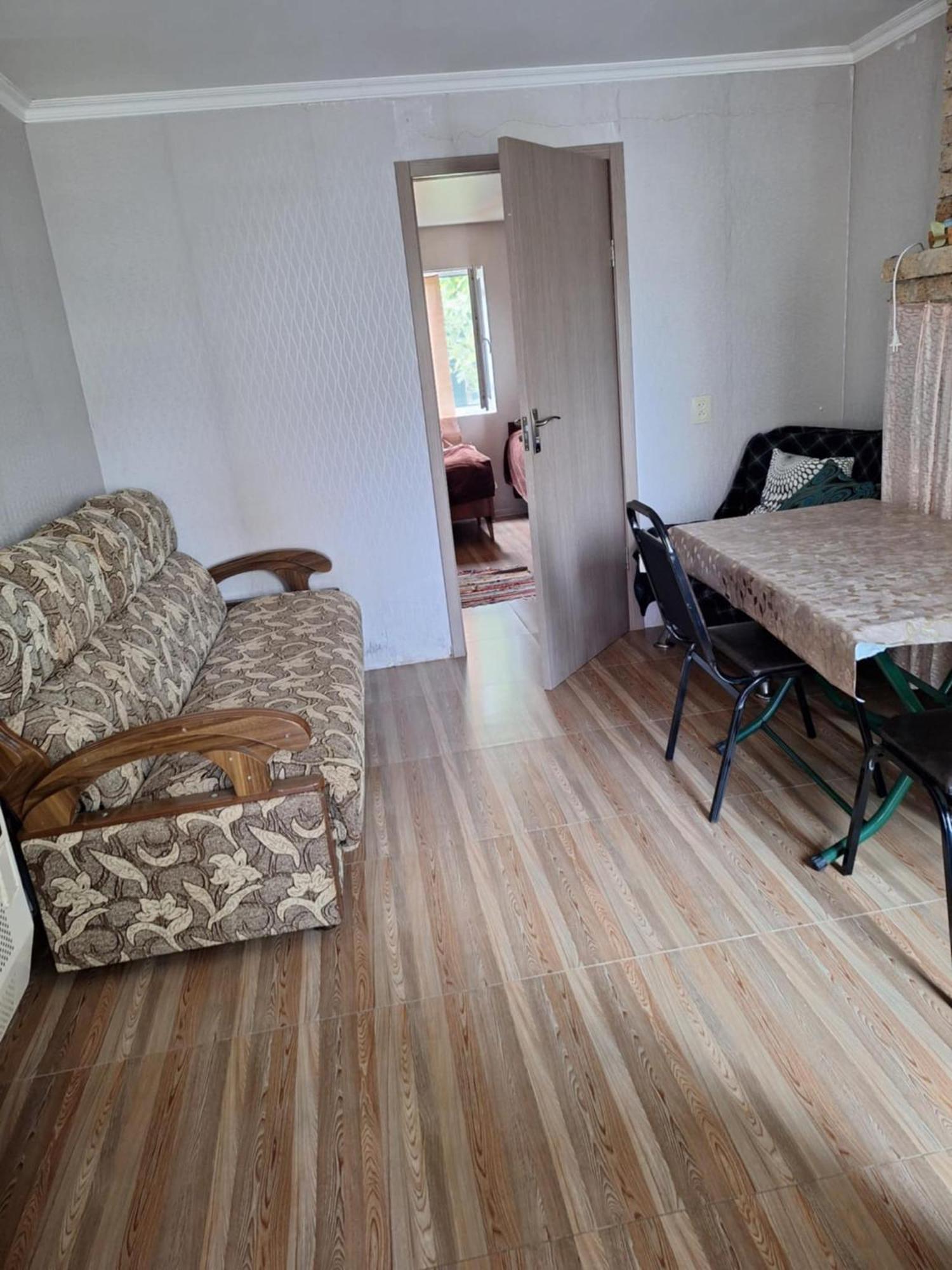 Lux-2-Or-1- Persons Irodion Evdoshvili Street #15 Kutaisi Exterior photo